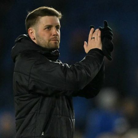 Brighton va por Vuskovic: £30 millones al Tottenham por el defensa croata