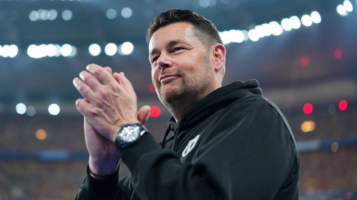 Pierre Sage en su presentación con el Crystal Palace