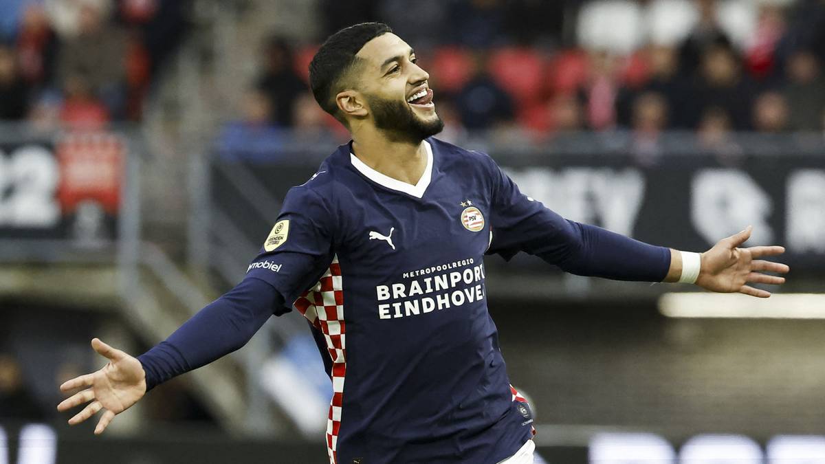 Ismael Saibari durante un partido con el PSV Eindhoven