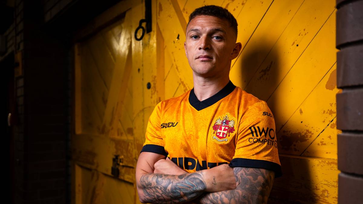 Kieran Trippier en un partido con los Wolves