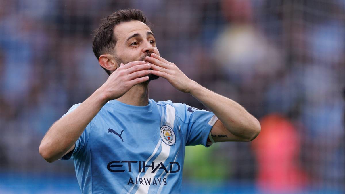 Silva durante un partido de la Champions League con el City