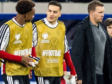 Portada: ¿Qué hizo El Mala para quedarse fuera? Karl fuera, Ouedraogo entra, y Matthäus discrepa