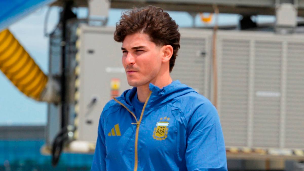 Julián Álvarez con la camiseta de la selección de Argentina