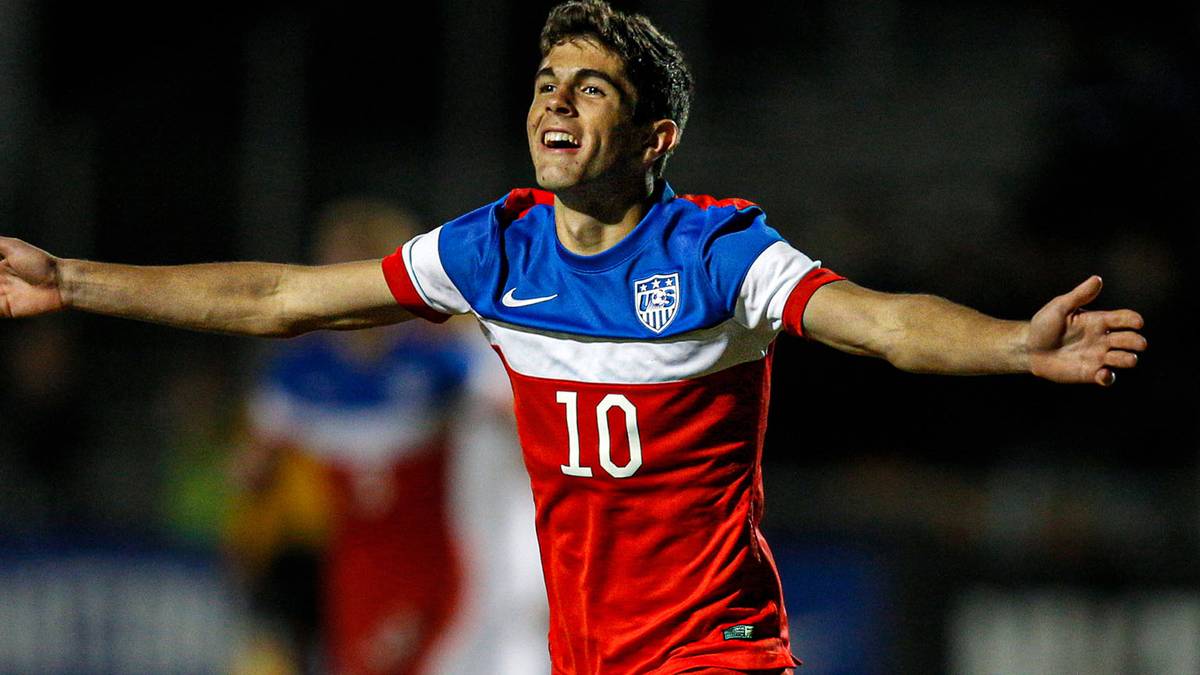 Christian Pulisic en un torneo juvenil de 2014 con la camiseta del USMNT