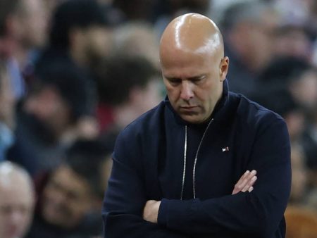 Portada: Arne Slot rechaza al Fulham: el camino a la selección de Países Bajos está abierto