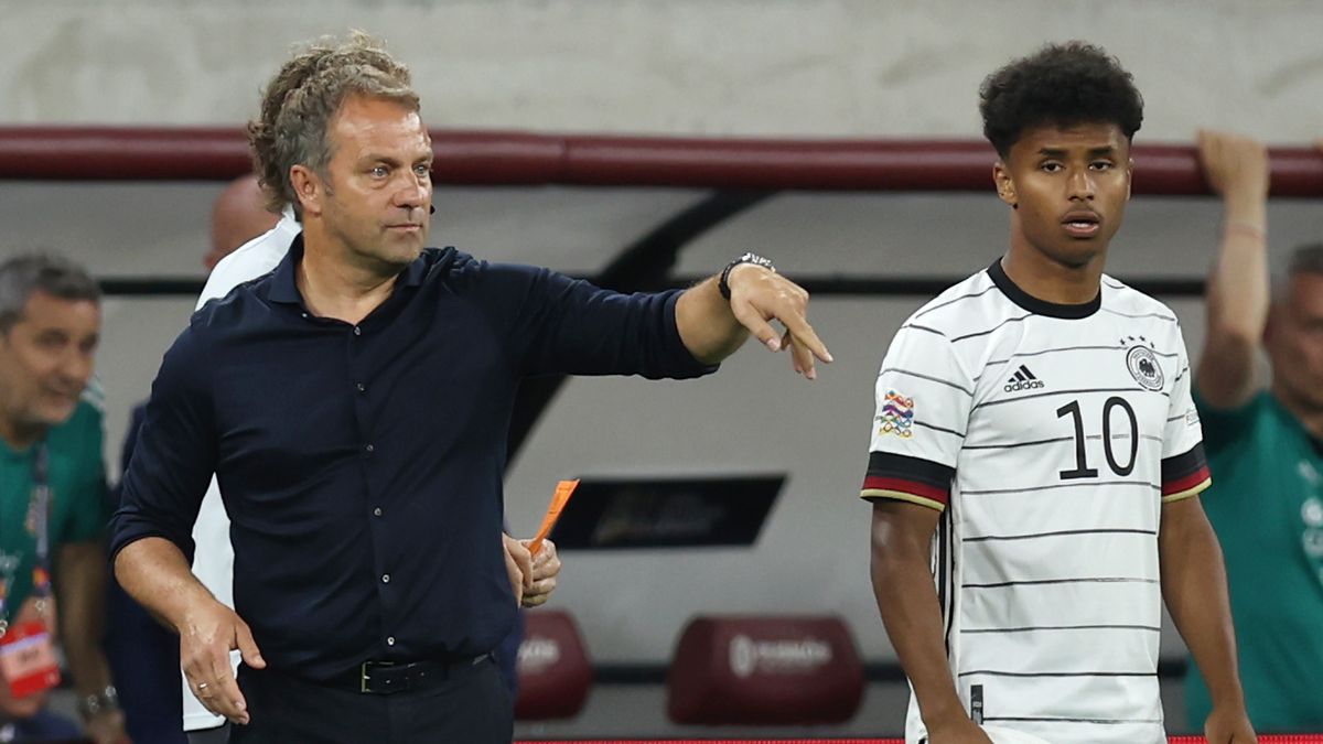 Karim Adeyemi celebrando un tanto con la selección de Alemania