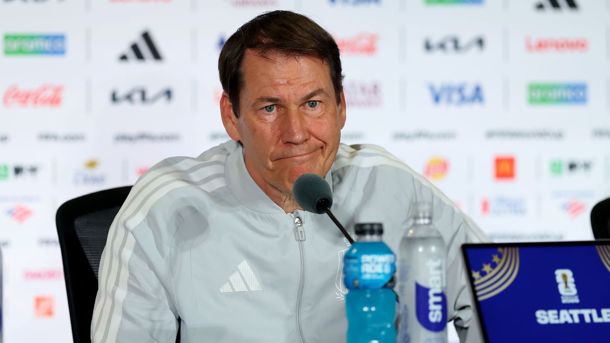 Rudi Garcia en rueda de prensa hablando sobre el caso Balogun
