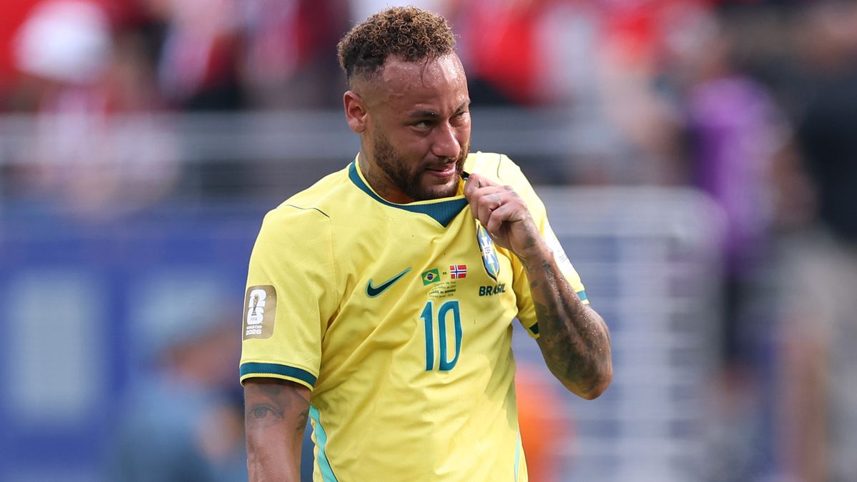 Neymar en el banquillo de Brasil durante el Mundial 2026