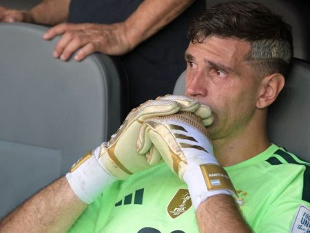 Emiliano Martinez en accion con la seleccion Argentina en el Mundial 2026