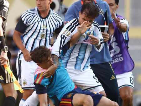 Leandro Paredes increpandose tras la derrota de Argentina en la final del Mundial 2026