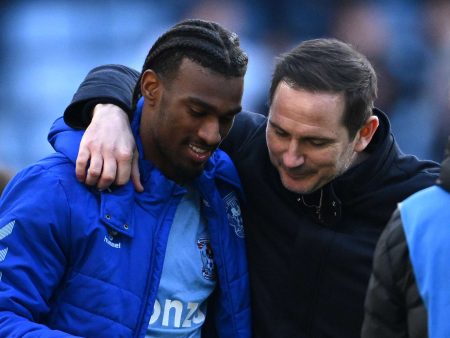 Haji Wright se Pierde Hasta Tres Meses por Lesión en el Debut de Coventry en Premier Tras 25 Años