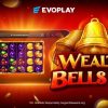Wealth Bells 40 de Evoplay: Tragamonedas Clásica de Frutas con 40 Líneas, Stacked Symbols y 4 Jackpots