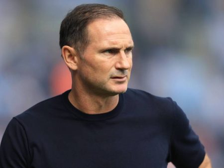 Lampard pide realismo: su Coventry encaja 0-5 ante el Brighton e iguala récord negativo de la Premier