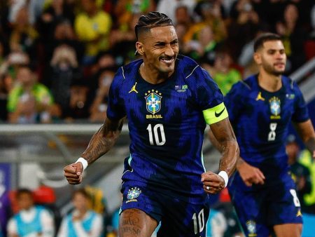 Brasil sufre pero gana 4-2 a Australia: Raphinha y Vinicius brillan, la defensa preocupa