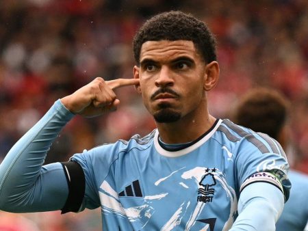 El Tottenham va por Gibbs-White: £125 millones por la estrella del Nottingham Forest