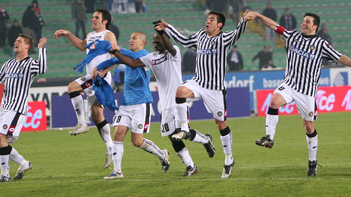 Antonio Di Natale leyenda del Udinese celebrando un gol