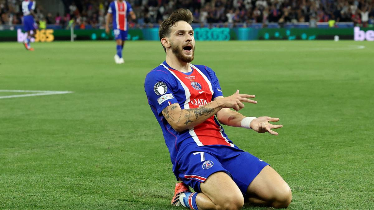 Kvaratskhelia PSG Champions League candidato Balon de Oro 2026